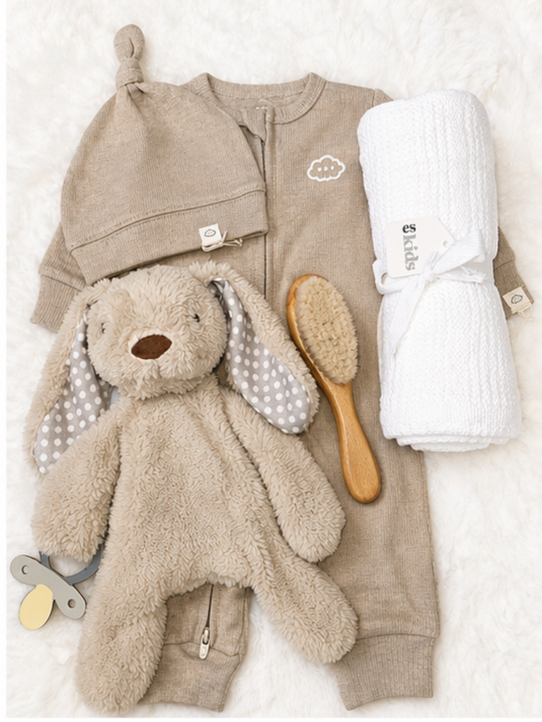 Original in Oat gender-neutral organic baby gift set — Sayas Baby